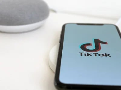 Warum TikTok Likes kaufen dein Selbstbewusstsein auf der Plattform stärkt