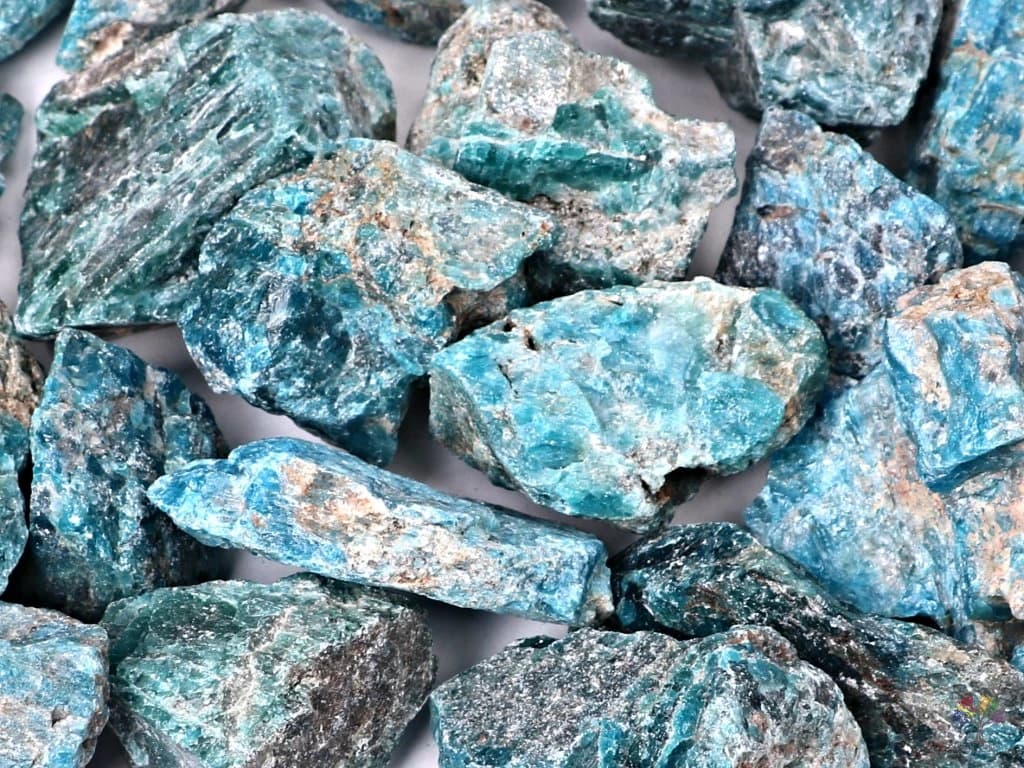CrystalScents & Apatit: Dein Kristall für positive Energie und Wohlbefinden