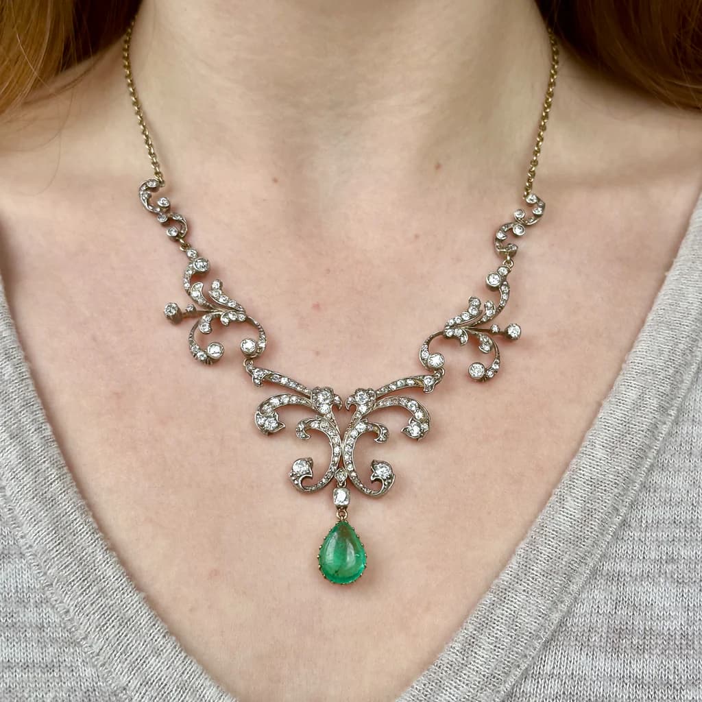 PITANI®️ Halsketten: Schmuck, der Ihre Persönlichkeit unterstreicht