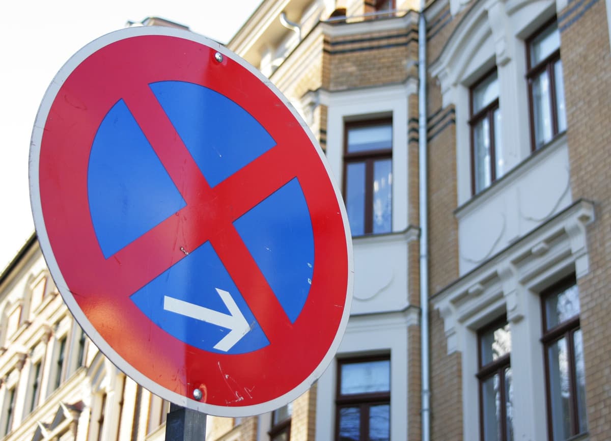 Der Nutzen eines Halteverbotsschilder mietens für eine problemlose Umzugsdurchführung