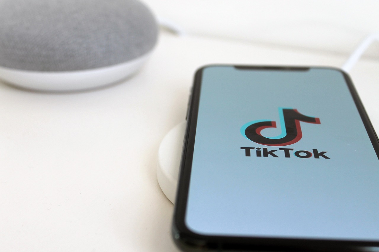 Warum TikTok Likes kaufen dein Selbstbewusstsein auf der Plattform stärkt