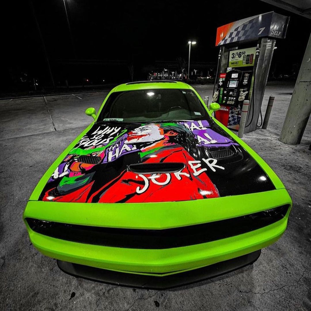 Seien Sie einzigartig mit einer vollflächigen anime car Beklebung